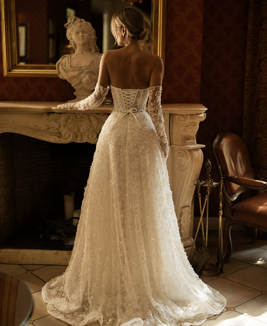 Роскошное кружевное свадебное платье на корсете фото