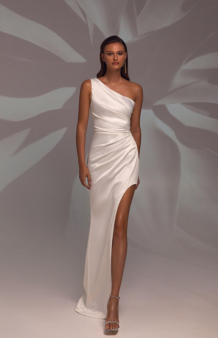 Ассиметричное свадебное платье 2022 фото