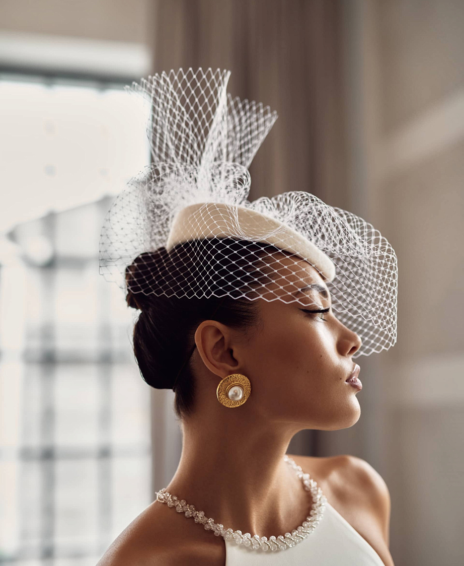 Свадебный комбинезон с американской проймой фото