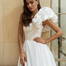 Красивое свадебное платье с буфом на плече фото