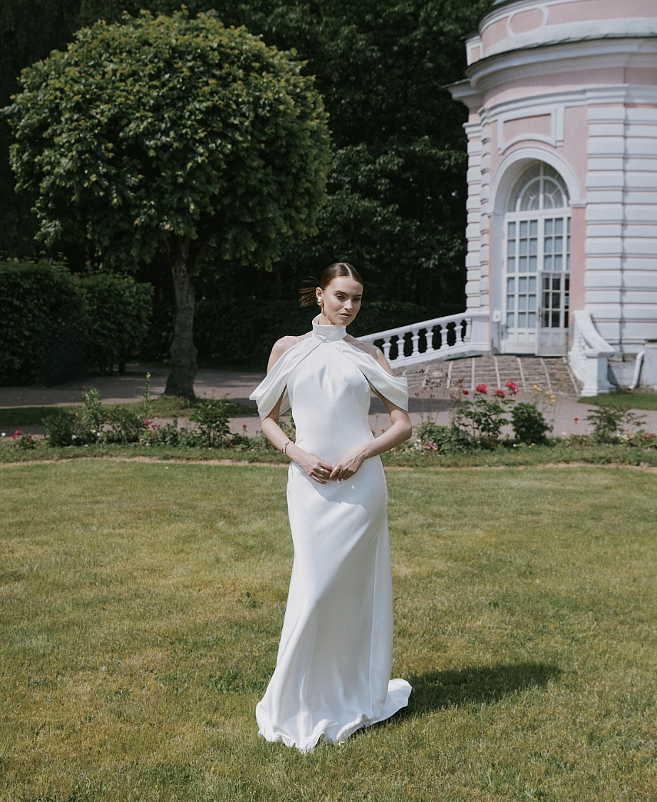 Свадебное платье русалка под горлышко и с открытой спиной фото