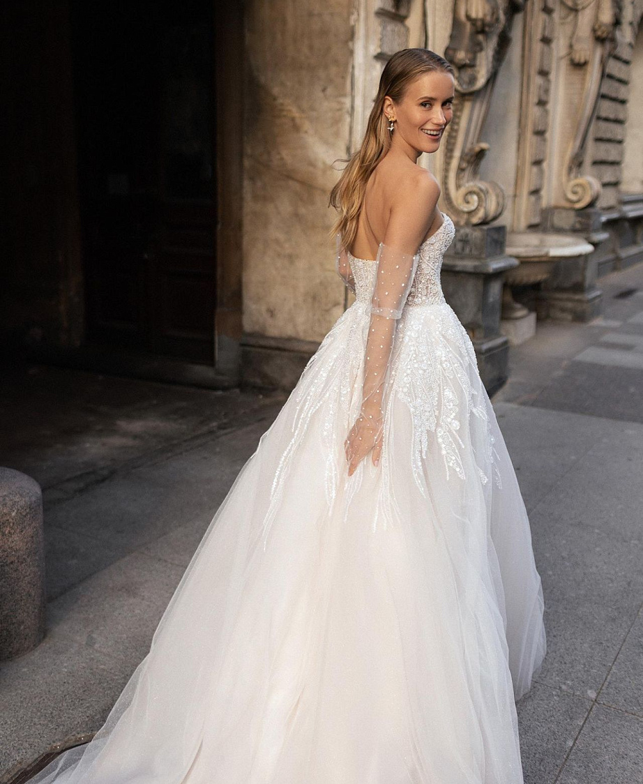 Сияющее свадебное платье А-силуэта фото
