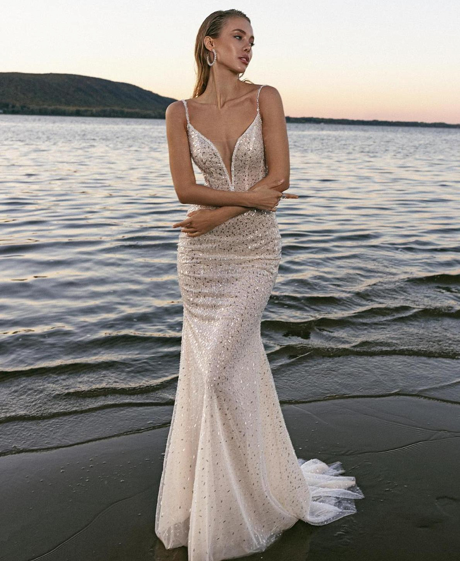 Красивое сверкающее свадебное платье фото