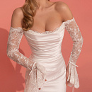 Атласное свадебное платье рыбка с кружевными рукавами-клёш фото