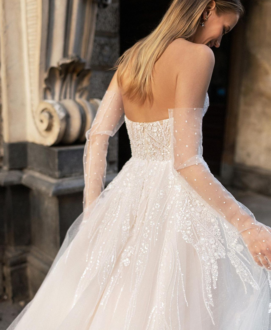 Сияющее свадебное платье А-силуэта фото