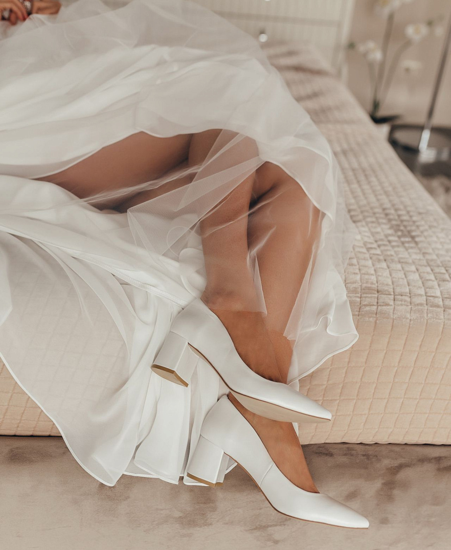 Свадебные туфли на устойчивом невысоком каблуке фото