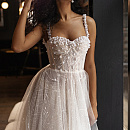 Свадебное платье с крупным жемчугом на корсете фото