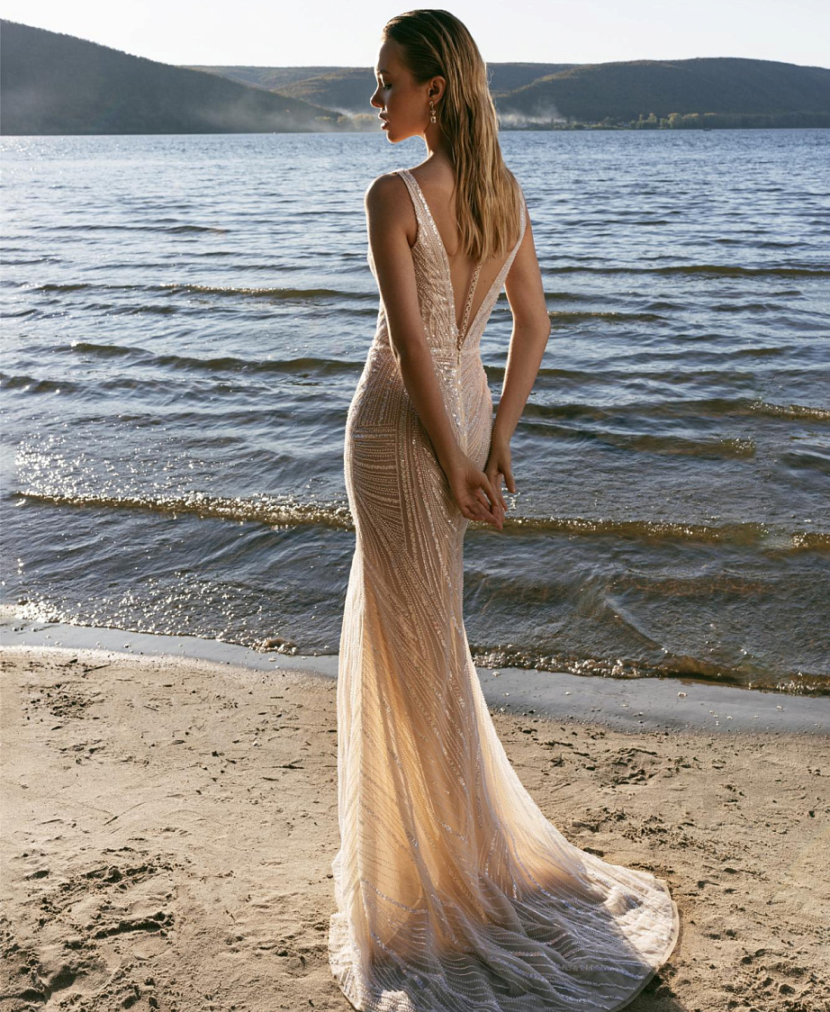 Блестящее кружевное свадебное платье русалка фото