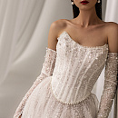 Роскошный расшитый свадебный комплект с корсетом фото