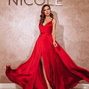 Шёлковое красное платье фото