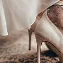 Прозрачные ботильоны с пайетками фото