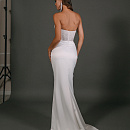 Свадебное платье со сборкой и разрезом на юбке фото