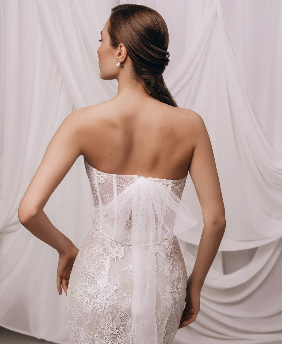 Кружевной корсет из юбки и корсета фото