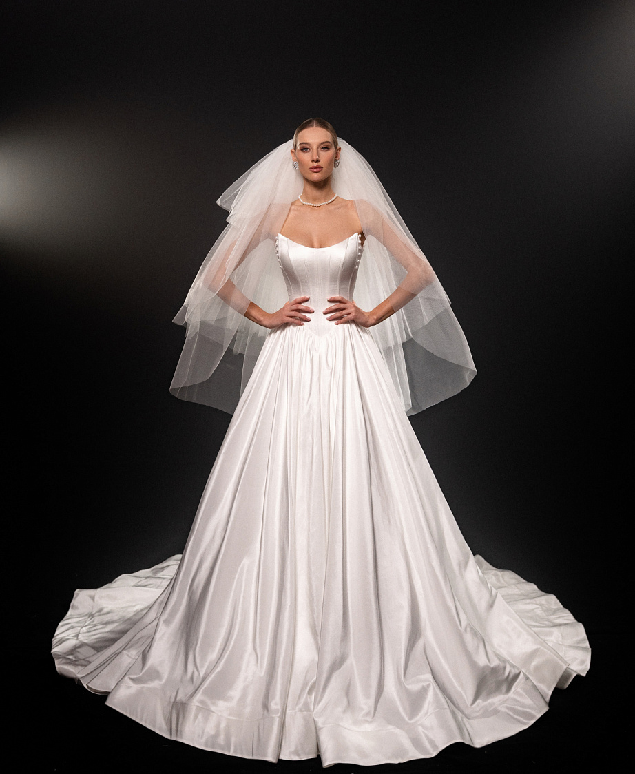 Атласное свадебное платье принцесса фото