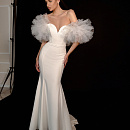 Свадебное платье с воланами на плечах фото