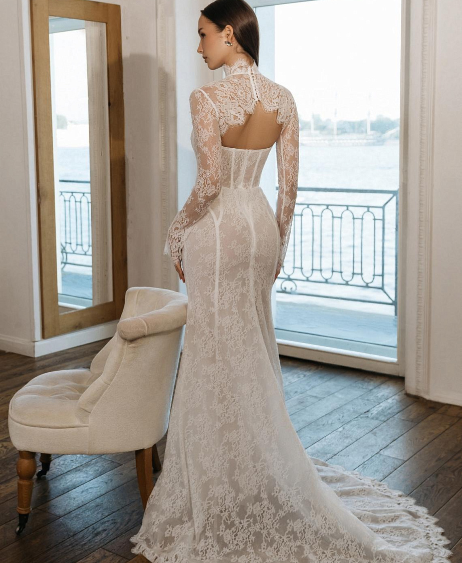 Кружевное свадебное платье со съемным болеро фото