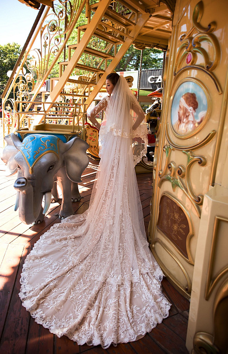 Красивая двухъярусная кружевная фата фото