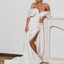 Лаконичное свадебное платье со спущенными плечиками фото