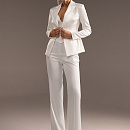 Стильный свадебный костюм-тройка из стрейч атласа фото