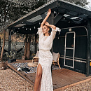 Шерстяной свитер тонкой вязки