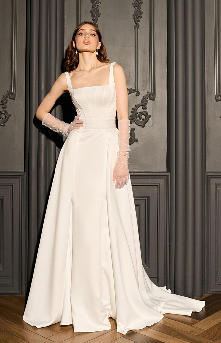 Свадебное платье из крепа с квадатным вырезом фото