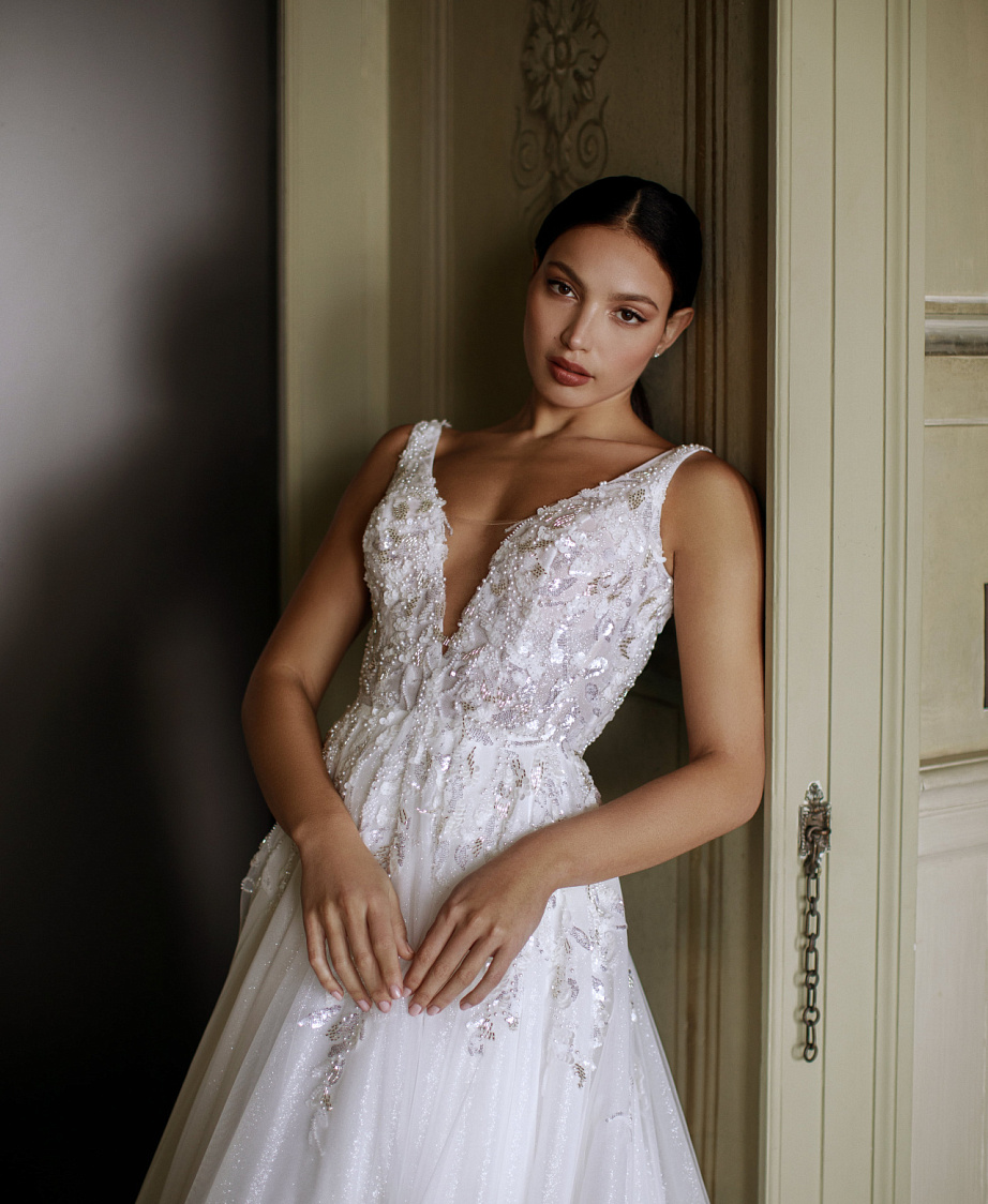 Свадебное платье с красивым корсетом фото