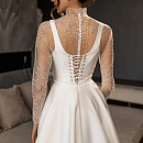 Элегантное свадебное платье из микадо фото