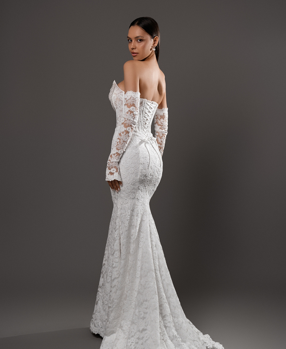 Кружевное свадебное платье русалка с  бусами фото