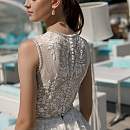 Свадебное платье с легкой юбкой фото