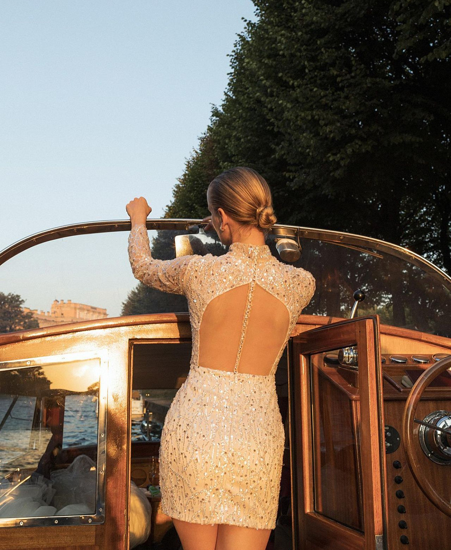 Свадебное платье мини со съемной юбкой фото