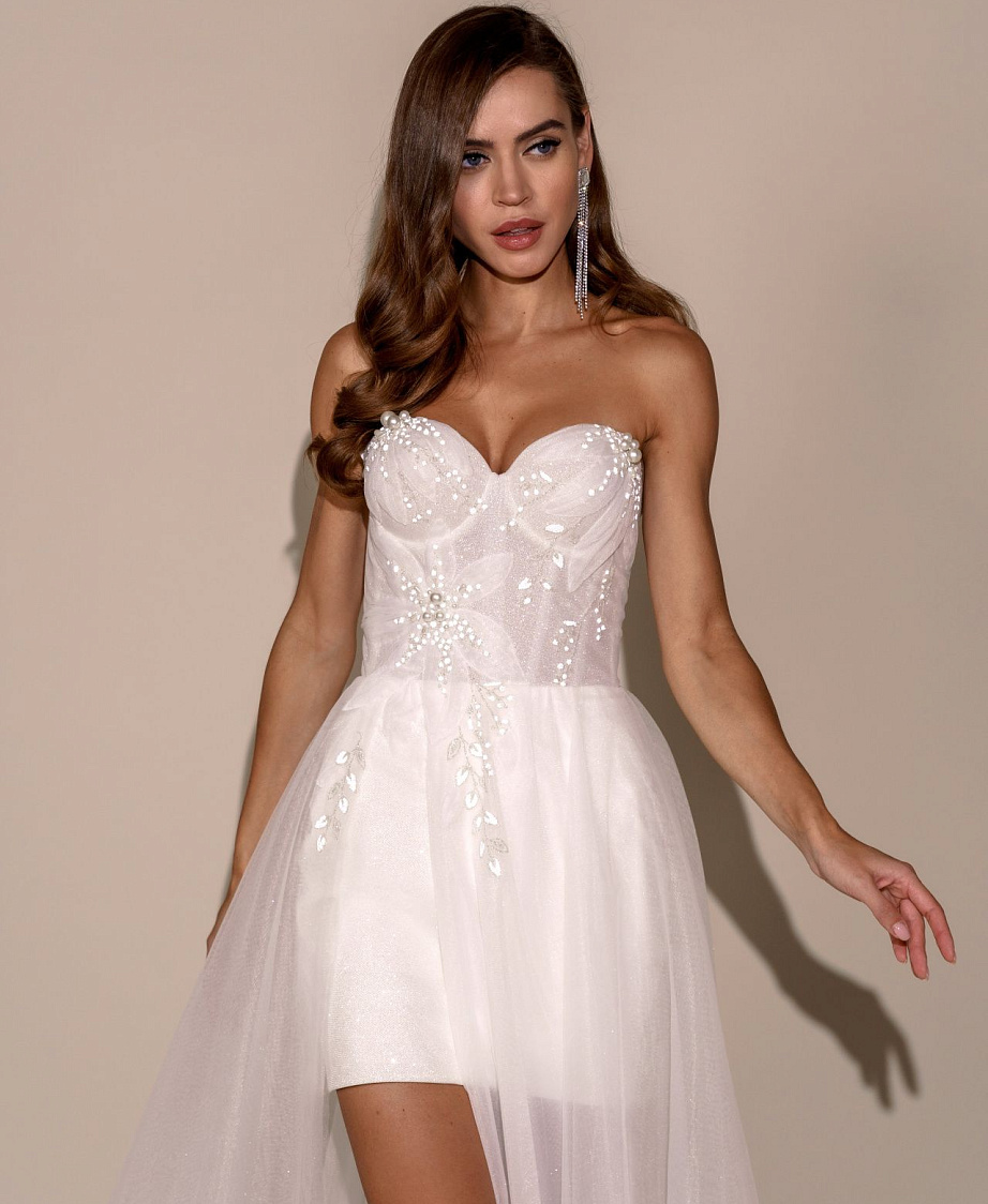 Короткое платье с прозрачной юбкой