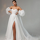 Белый кейп с объемными рукавами фото