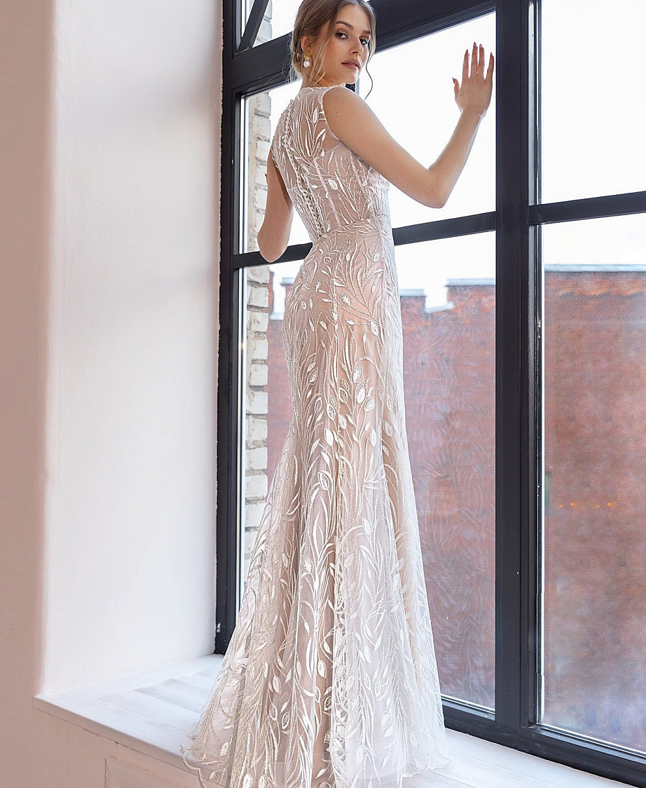 Кружевное свадебное платье со съемным шлейфом фото