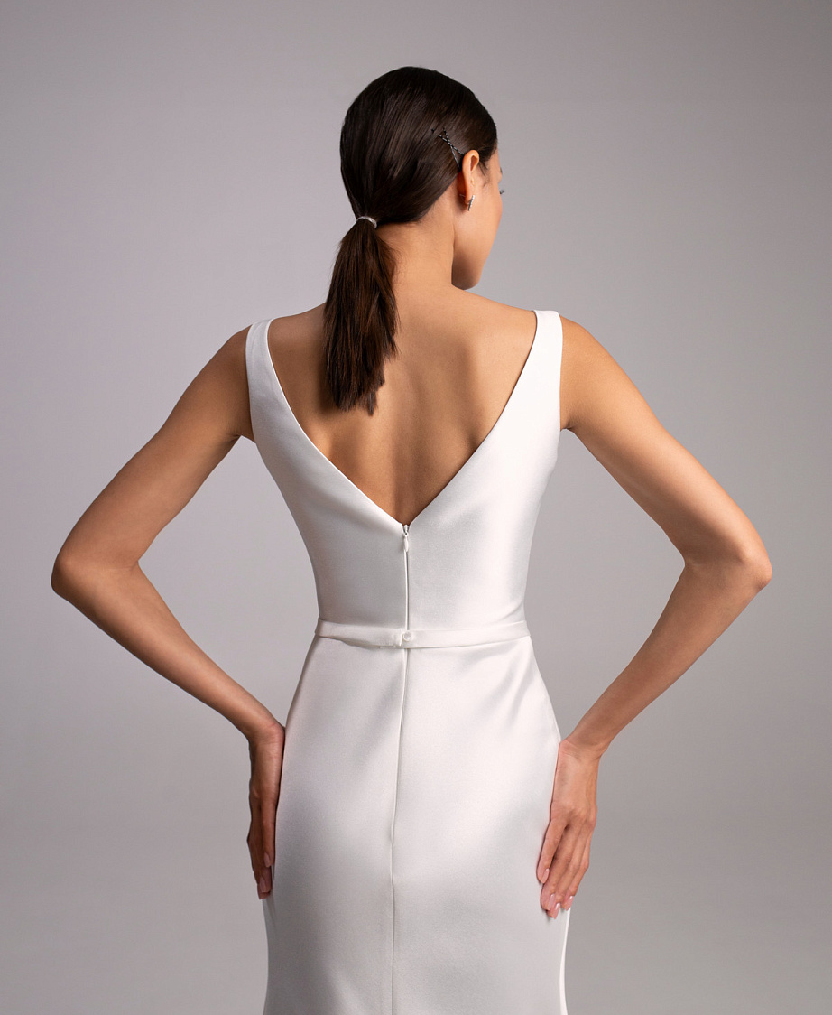 Свадебные платья миди с вырезом каре фото