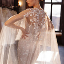 Кружевное свадебное платье рыбка с кейпом фото