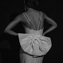 Короткое свадебное платье с бантом фото