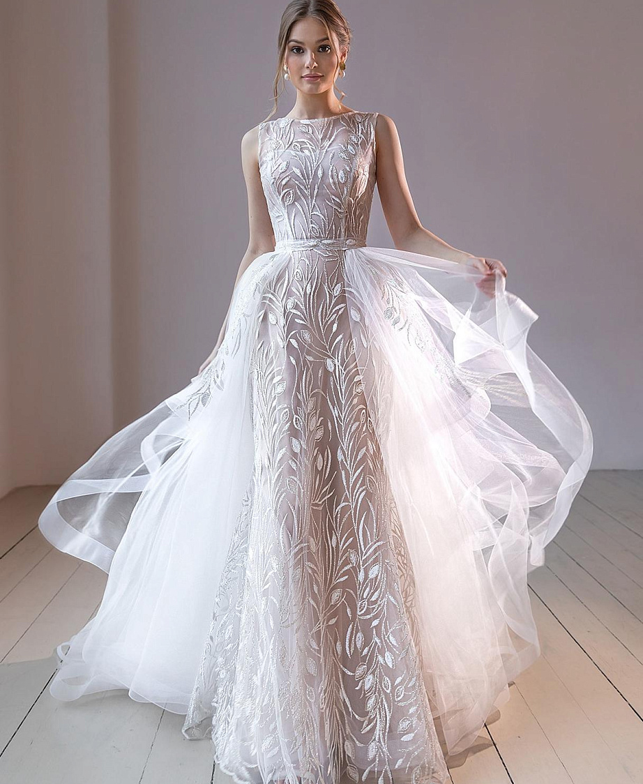 Кружевное свадебное платье со съемным шлейфом фото