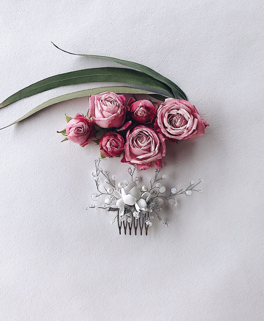 Заколка гребень для волос с декором фото