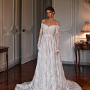 Кружевное свадебное платье с рукавами и шлейфом фото