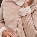 Бежевая короткая дубленка