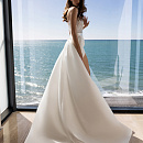 Стильное свадебное платье со съемной атласной юбкой фото