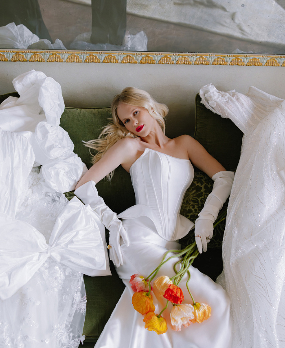 Стильный свадебный комплект с корсетом и юбкой из микадо фото