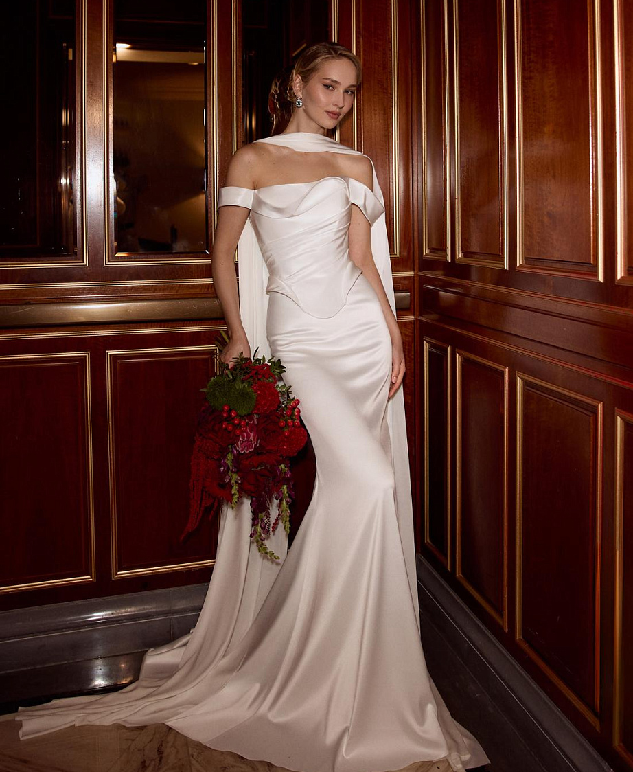 Стильный лаконичный свадебный комплект фото