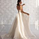 Серебряное свадебное платье с вырезом в форме сердца фото