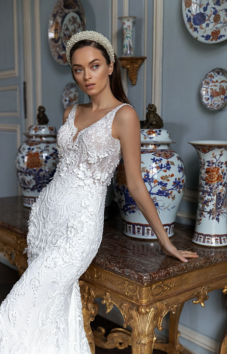 Обтягивающее кружевное свадебное платье фото