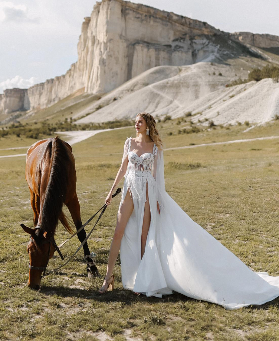 Нежное свадебное платье в стиле бохо фото