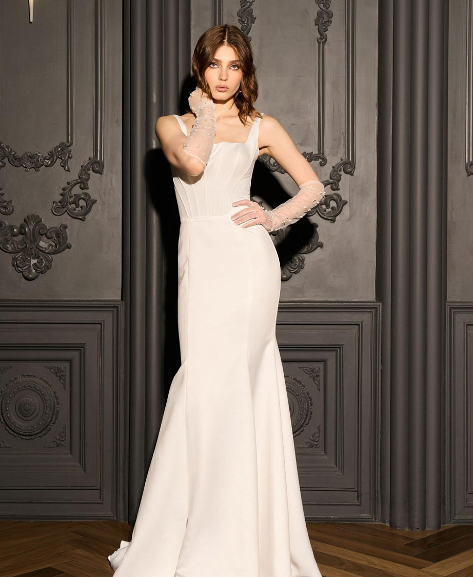 Свадебное платье из крепа с квадатным вырезом фото