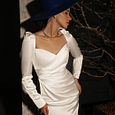 Атласное корсетное платье прилегающего силуэта фото