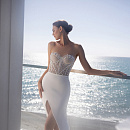 Свадебное платье с атласной юбкой и жемчужным корсетом фото