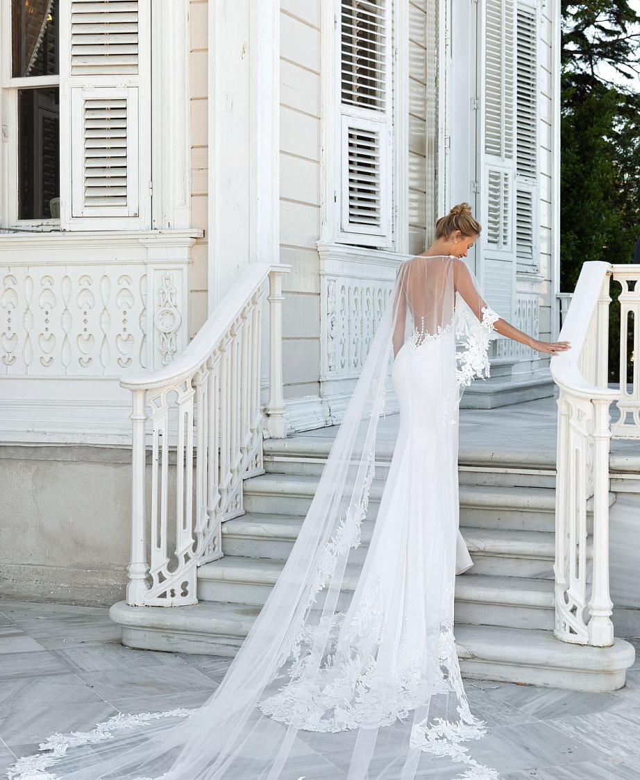 Кейп с кружевной окантовкой фото